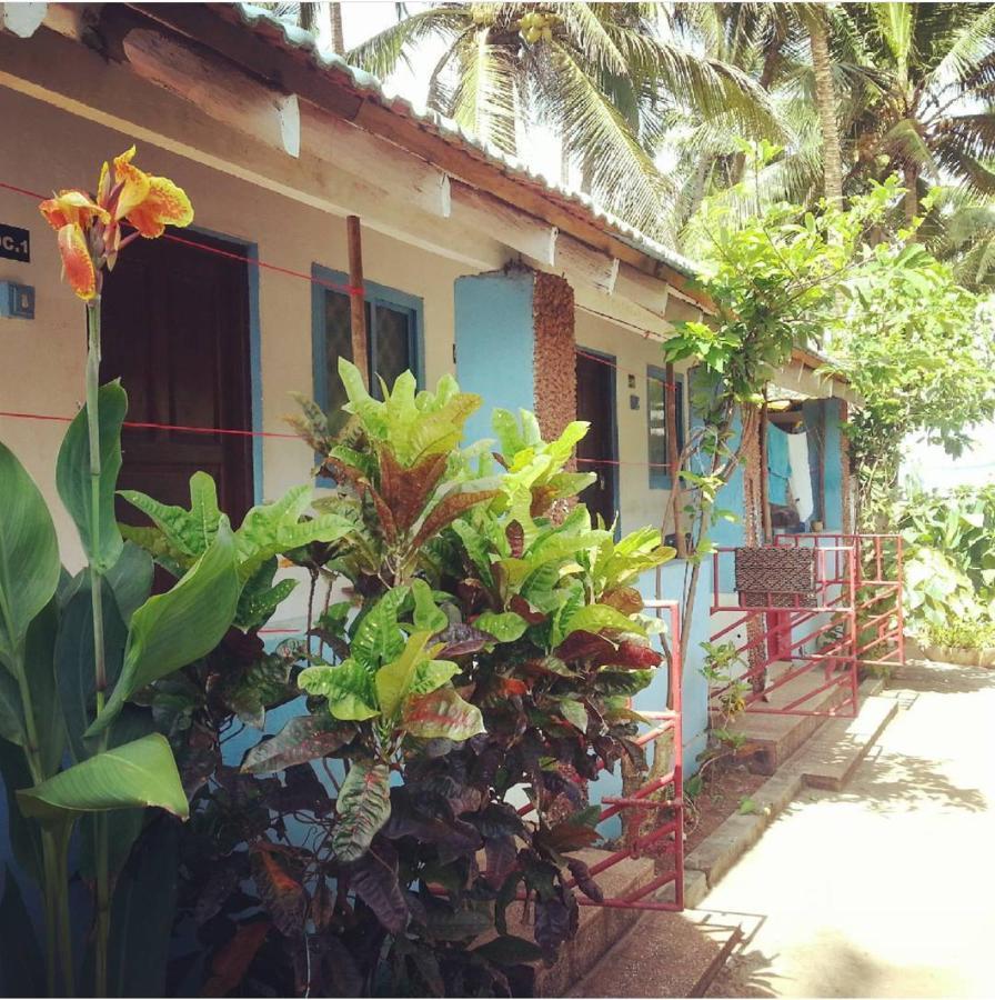 Hippie hostel Anjuna Buitenkant foto
