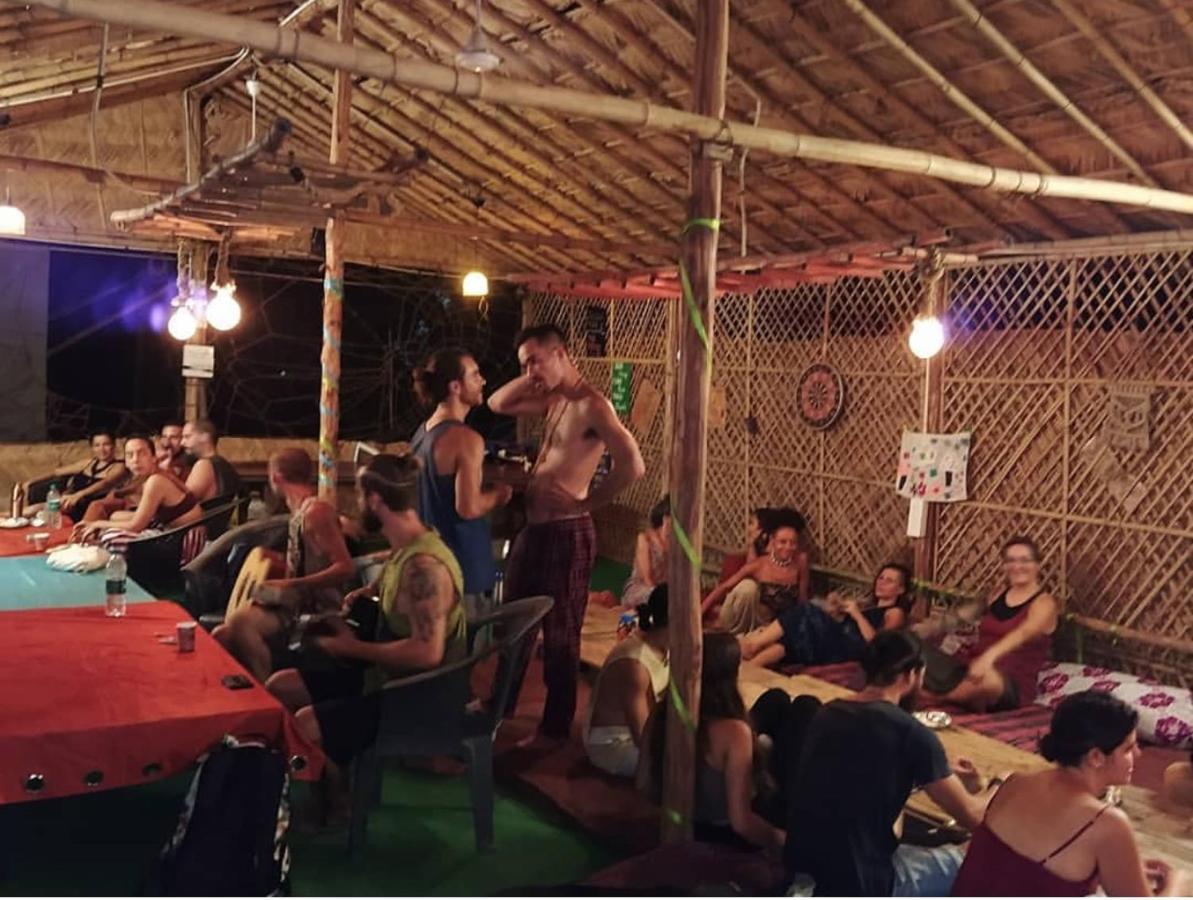 Hippie hostel Anjuna Buitenkant foto