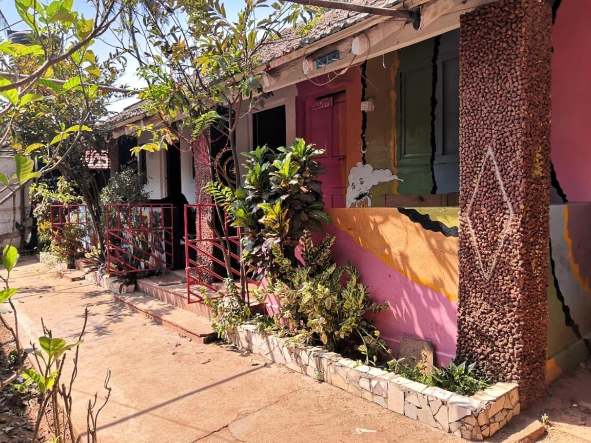 Hippie hostel Anjuna Buitenkant foto
