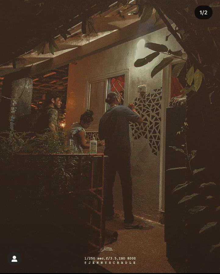 Hippie hostel Anjuna Buitenkant foto