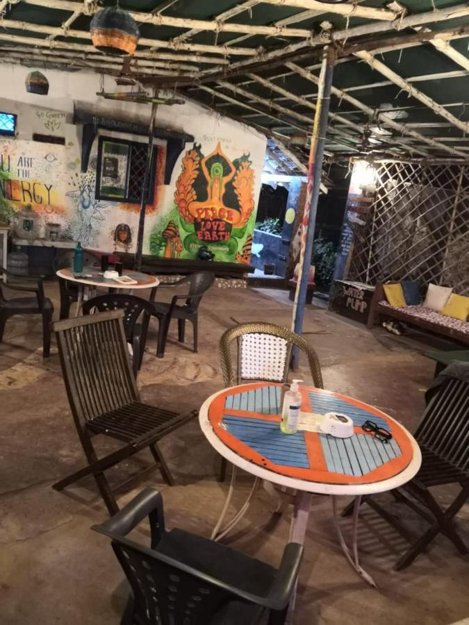 Hippie hostel Anjuna Buitenkant foto