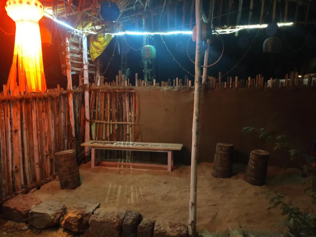 Hippie hostel Anjuna Buitenkant foto