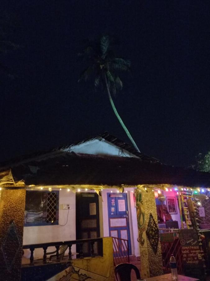 Hippie hostel Anjuna Buitenkant foto